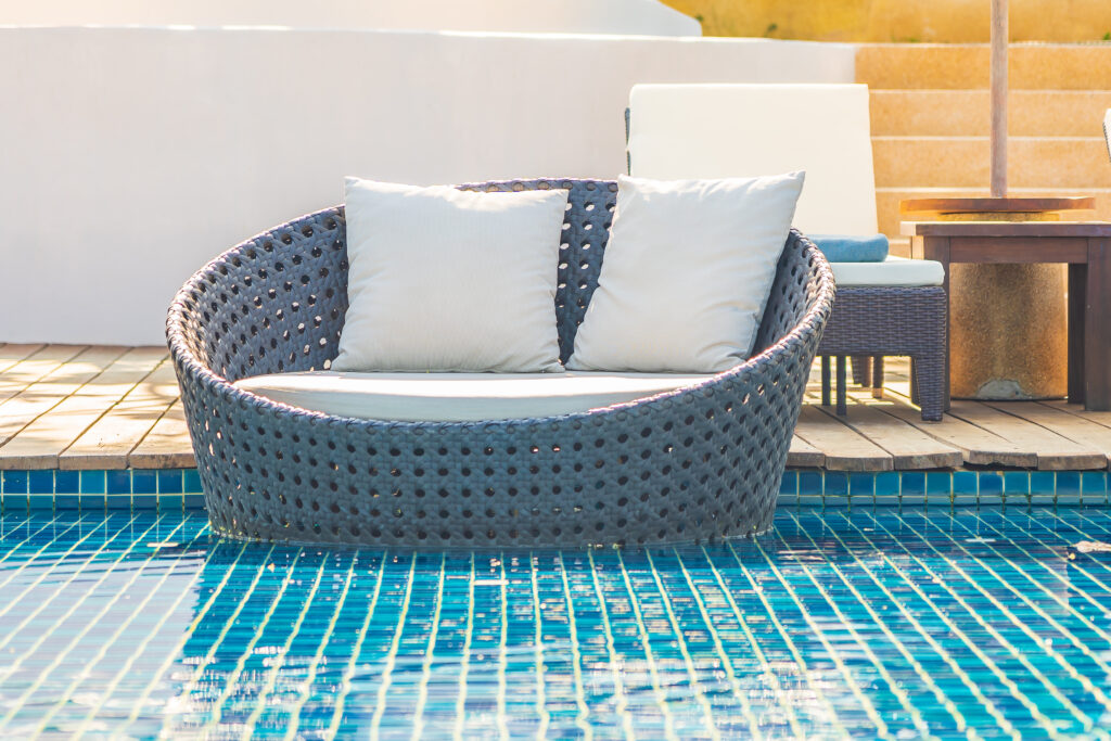 8 tips for choosing the perfect outdoor furniture set
